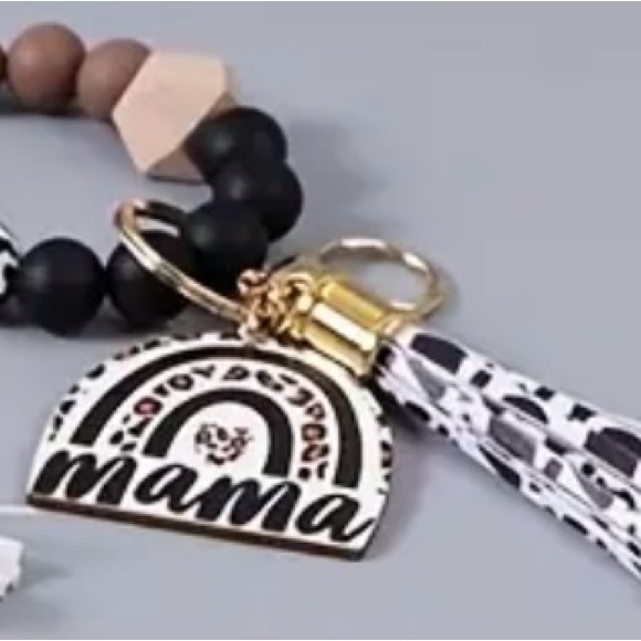 ⭐️Leopard Print Mama Keychain with Beads - Picture 2 of 3